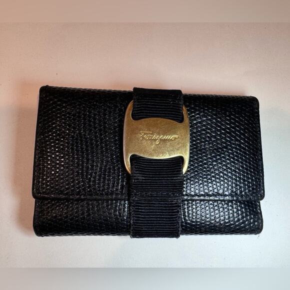 Salvatore Ferragamo Accessories - Salvatore Ferragamo Vintage Key Holder Vara bow embossed Lizard leather‎ 6 rings